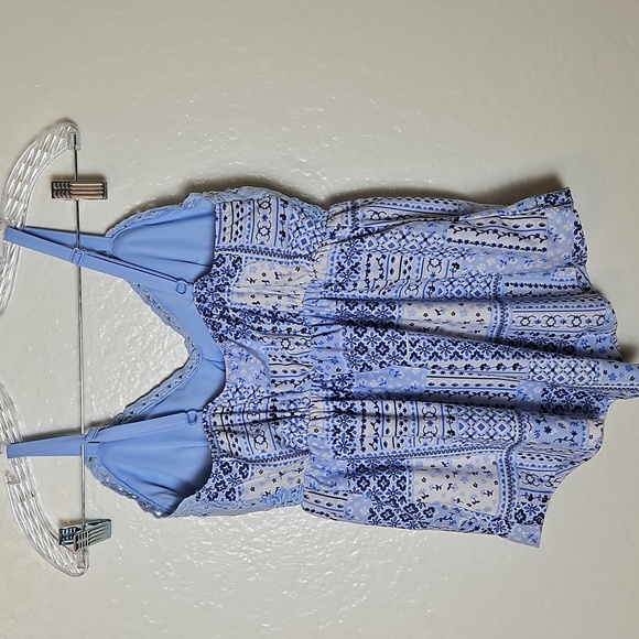 No Boundaries Light Blue Lace Tank Top - Picture 4 of 6